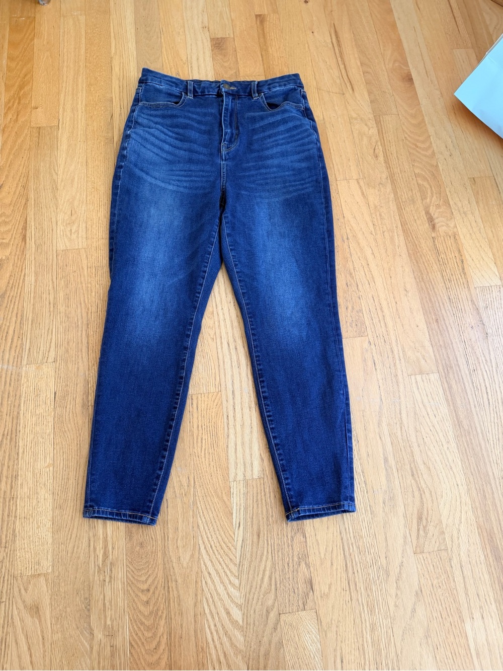 Ladies Size 10S "American Eagle" Outfitters 360' Stretch Jeans in Dark Wash GUC